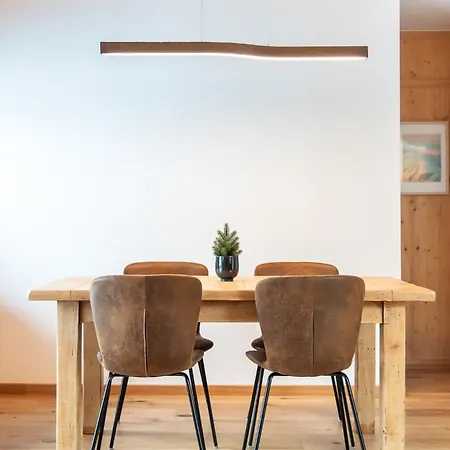 Au Centre Du Village A *