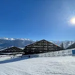 Au Centre Du Village A Apartment *